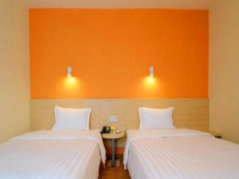 7Days Inn Luoyang Longmen Avenue Normal College Exterior photo